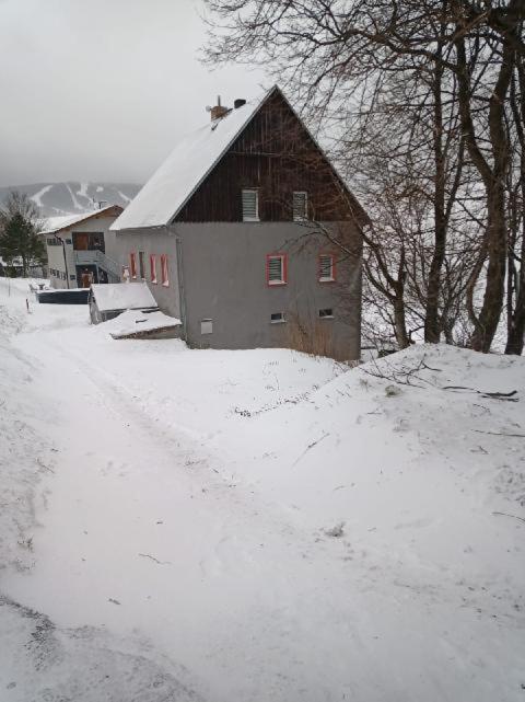 Chata Na Rozcesti Villa Loučná pod Klínovcem Exterior foto