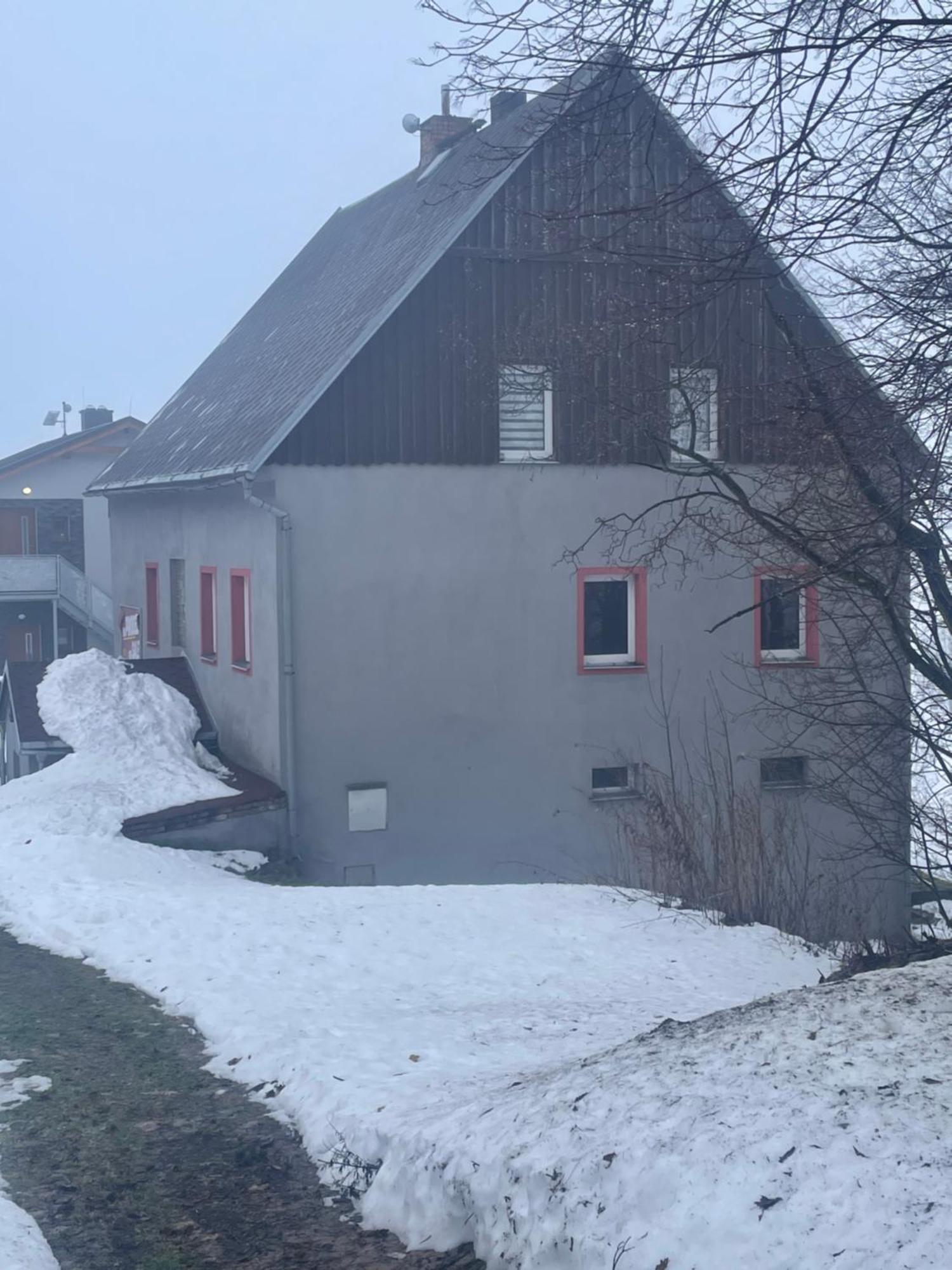 Chata Na Rozcesti Villa Loučná pod Klínovcem Exterior foto