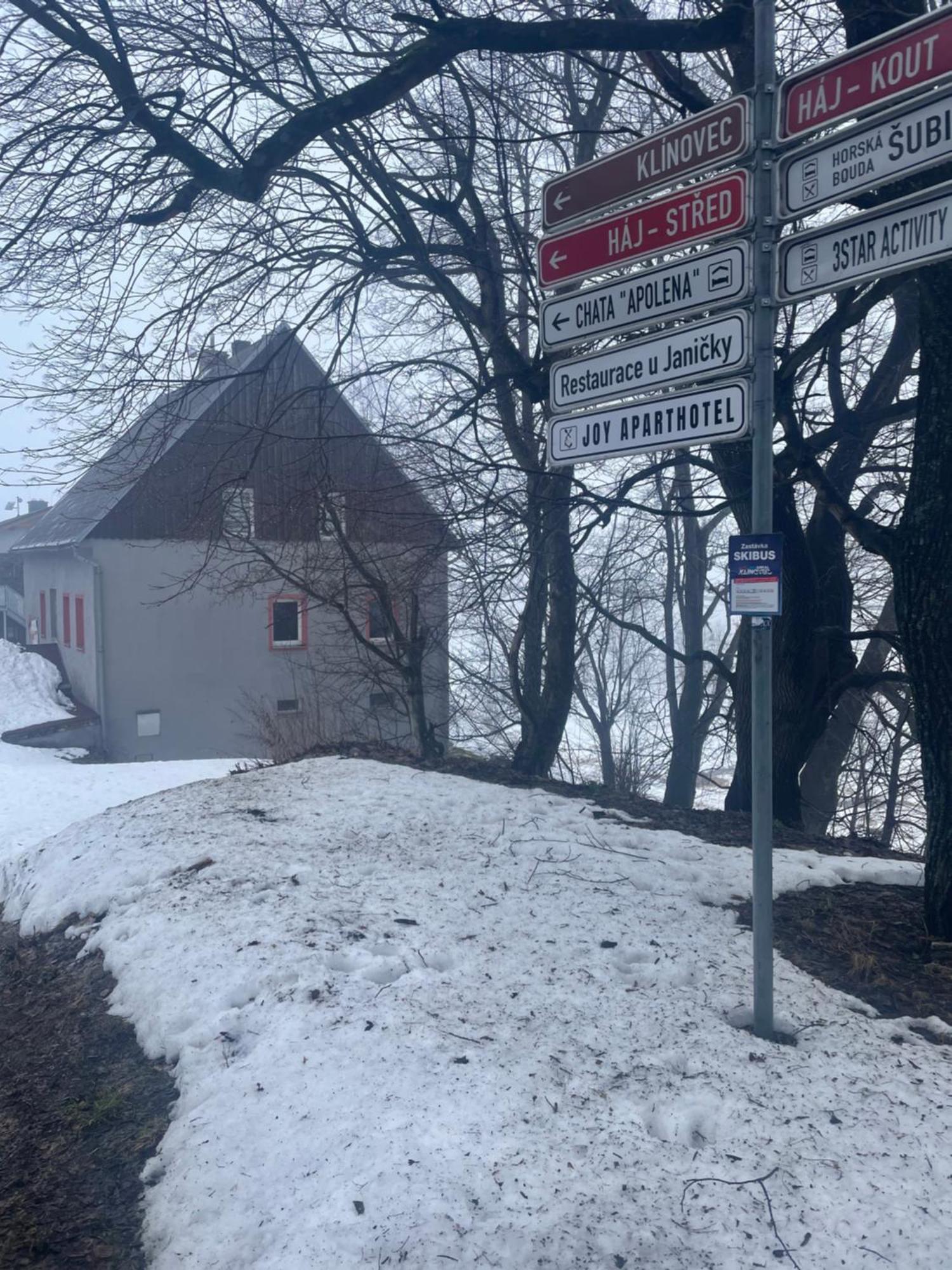 Chata Na Rozcesti Villa Loučná pod Klínovcem Exterior foto